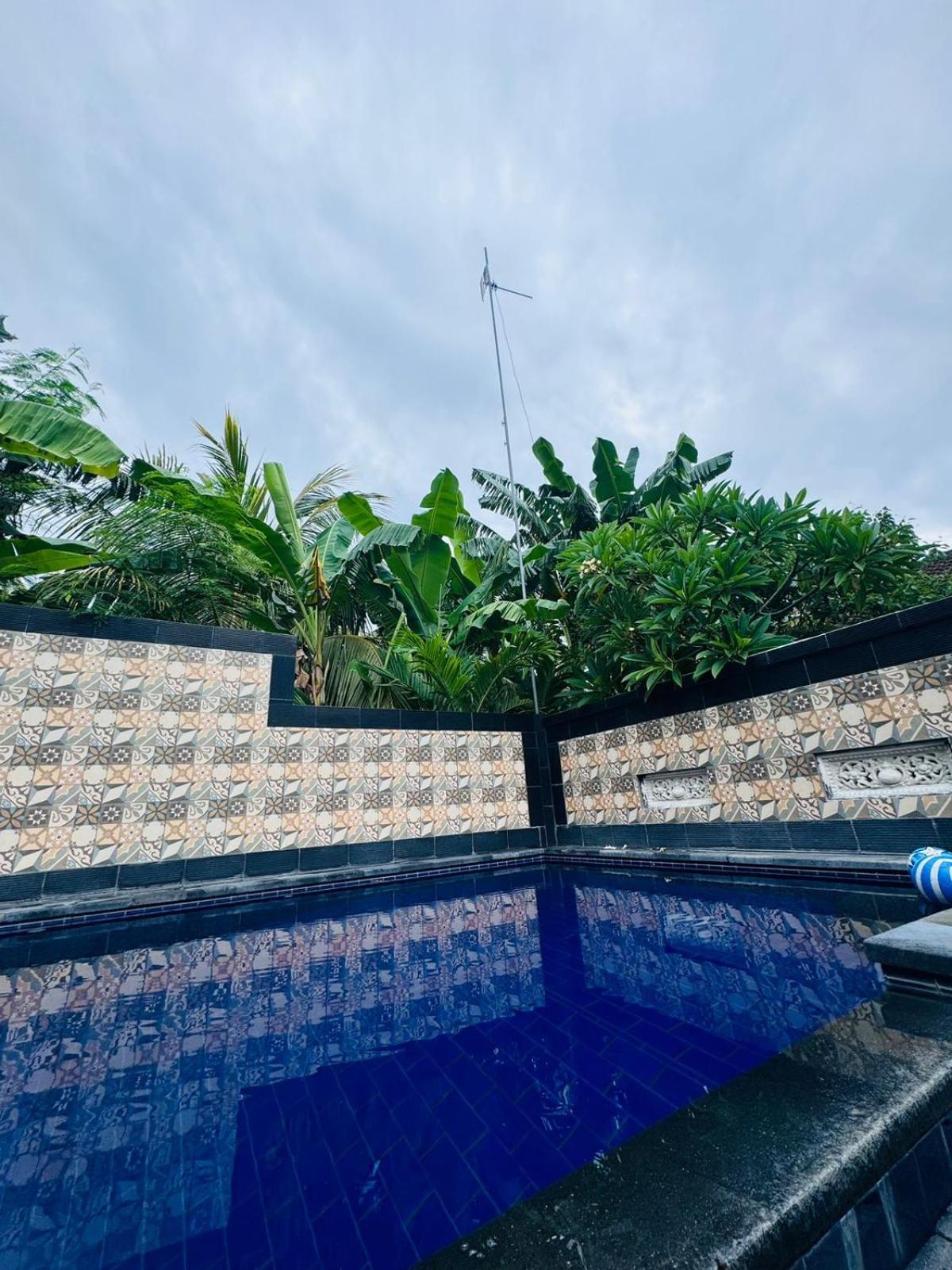 Putu Guest House Pemuteran Exterior photo